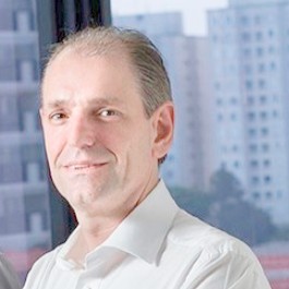 Nossa Equipe de Liderança Luigi Botto Co-fundador e Diretor de Negócios e Inovação